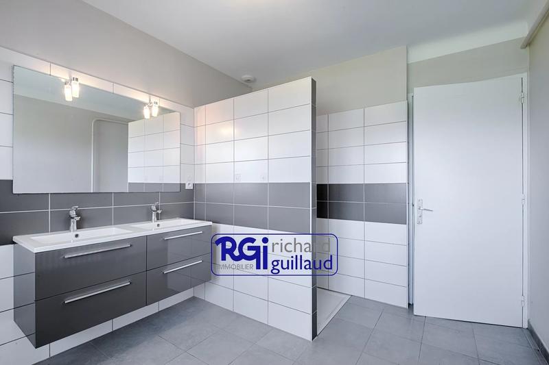 Maison - 200 m² - 7 pièces