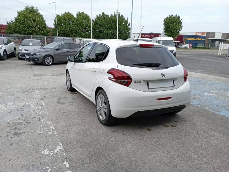 Peugeot 208 Puretech 110 s&amp;S Eat6 Allure Busin