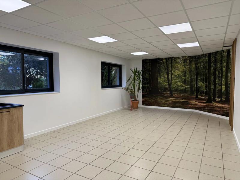 Bureau - 96 m² - 4 pièces