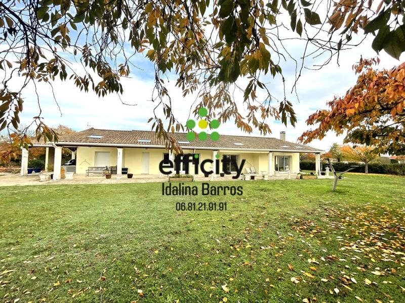 Pavillon - 267 m² - 10 pièces