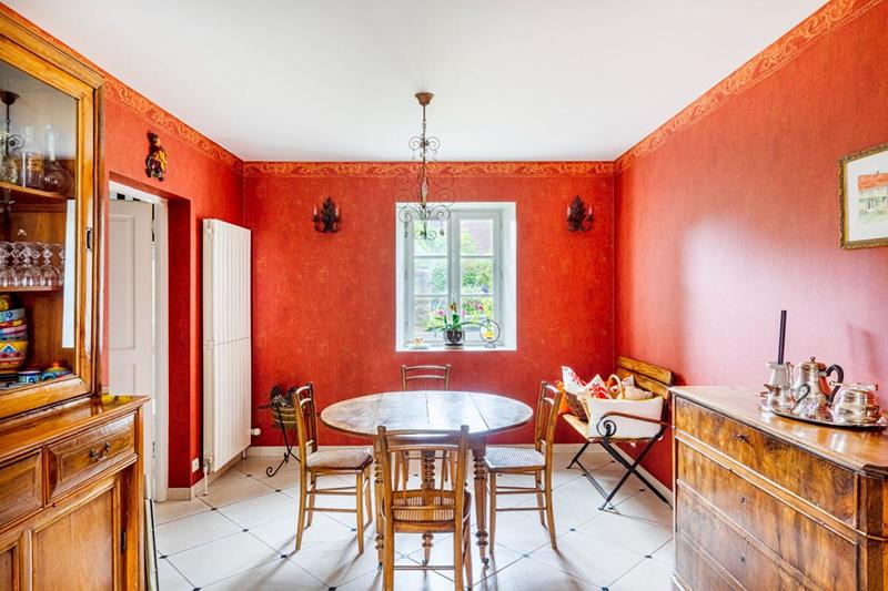 Maison - 217 m² - 7 pièces