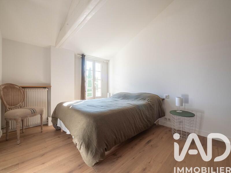 Maison - 240 m² - 8 pièces