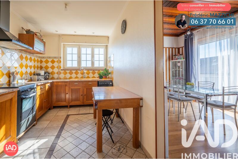 Appartement - 93 m² - 5 pièces