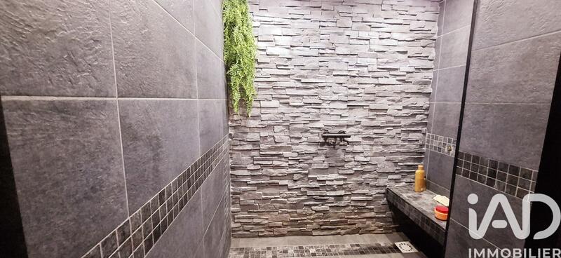 Maison - 209 m² - 6 pièces