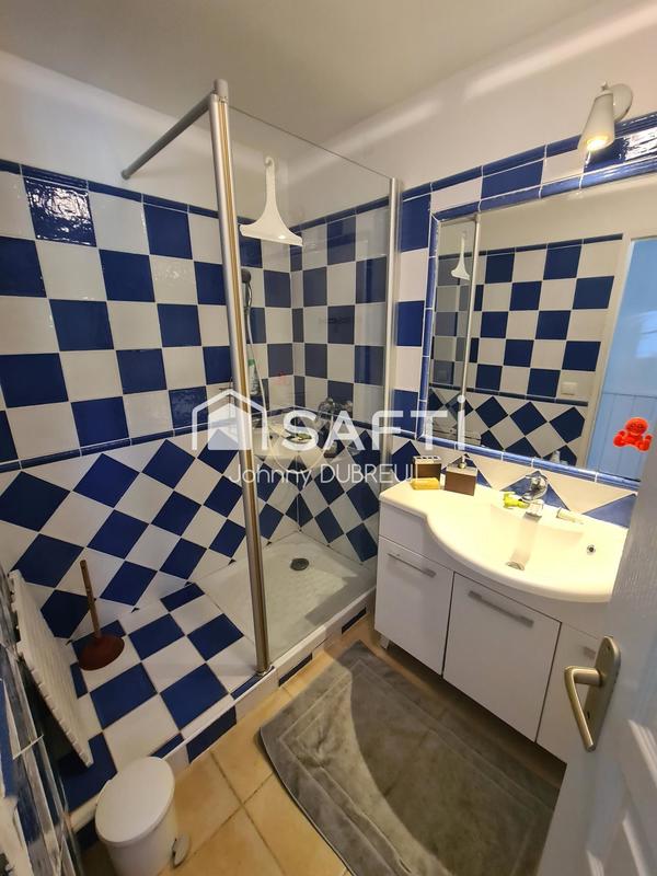 Maison - 225 m² - 8 pièces