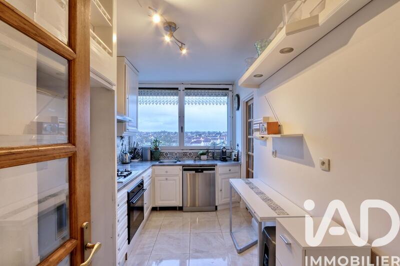 Appartement - 90 m² - 5 pièces