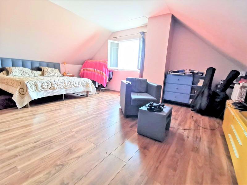 Maison - 215 m² - 7 pièces