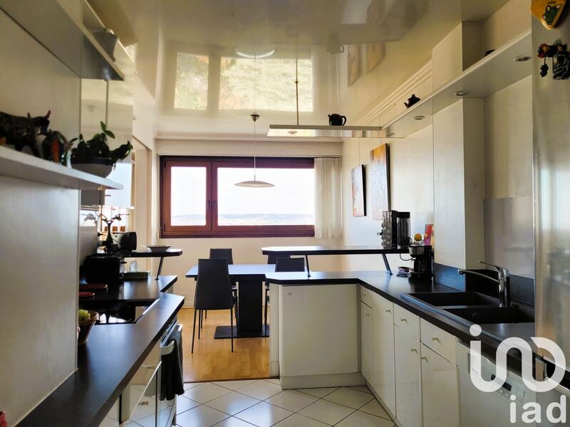 Appartement - 90 m² - 4 pièces