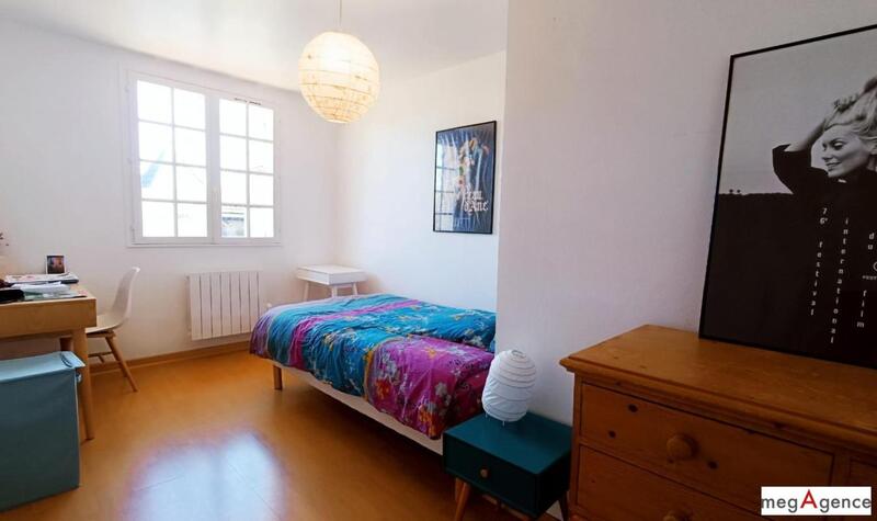 Maison traditionnelle - 165 m² - 7 pièces