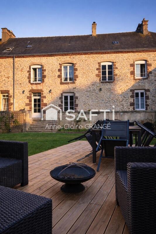 Maison - 221 m² - 12 pièces