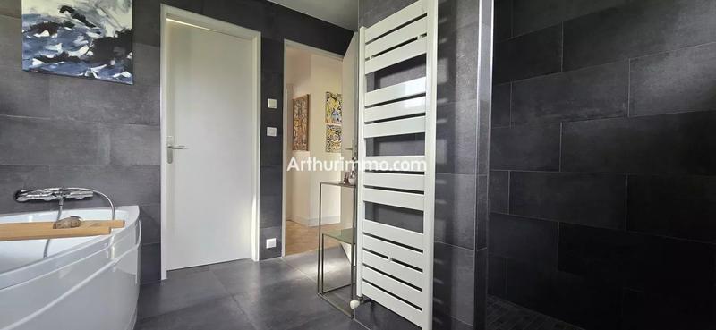 Maison - 200 m² - 6 pièces