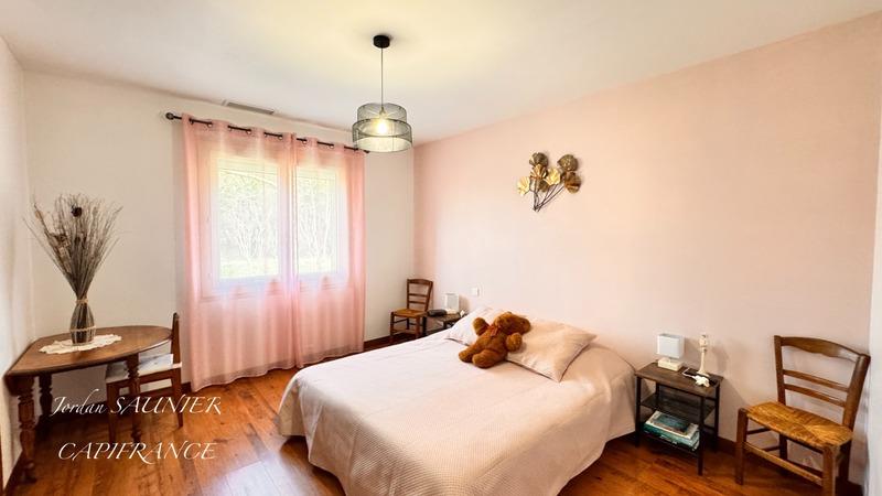 Propriété - 305 m² - 8 pièces