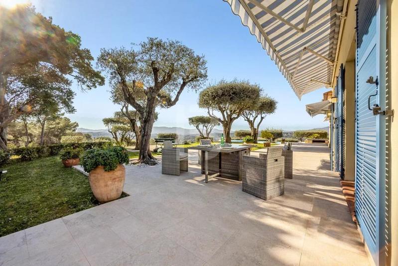 Propriété - 390 m² - 12 pièces