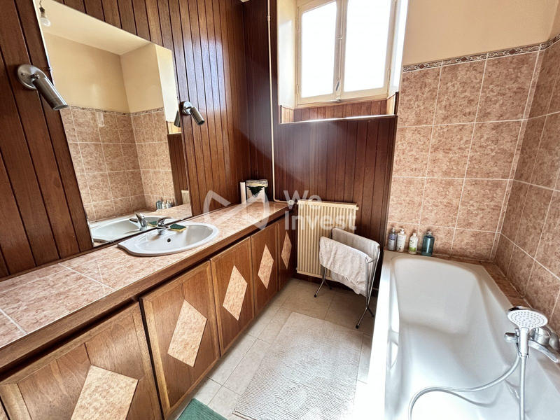 Maison - 210 m² - 8 pièces