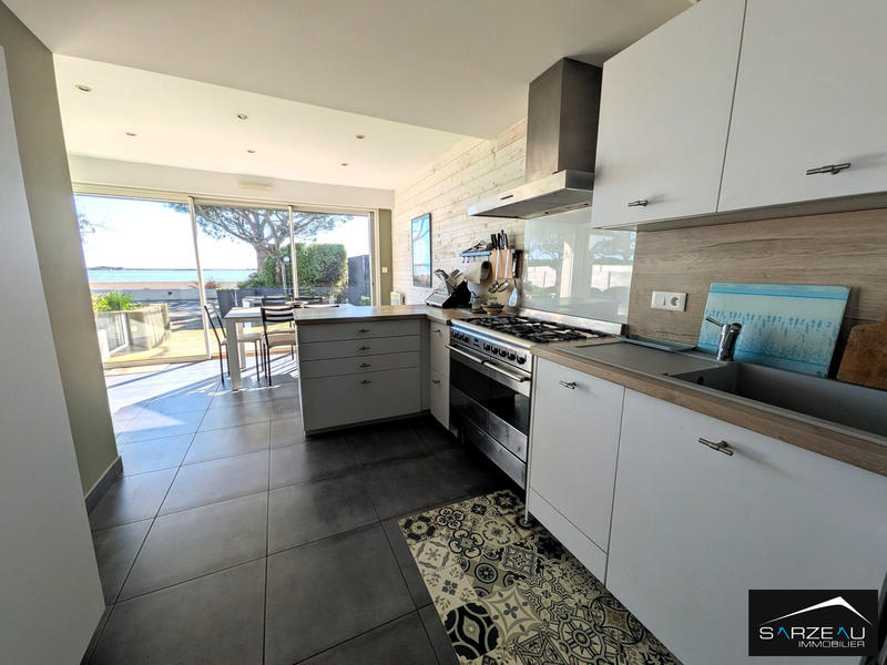 Maison - 212 m² - 10 pièces