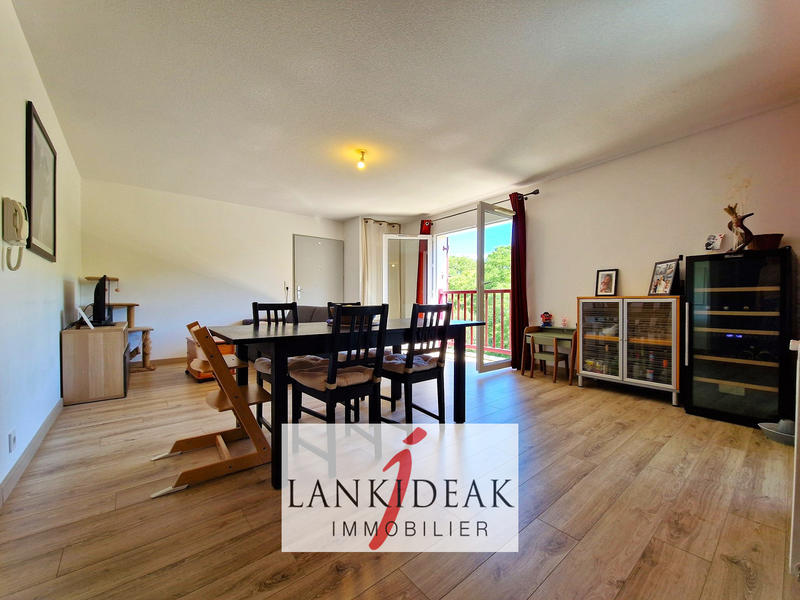 Appartement - 102 m² - 5 pièces