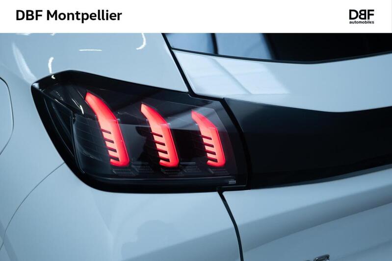 Peugeot 208 PureTech 100 s&amp;S Eat8 Allure