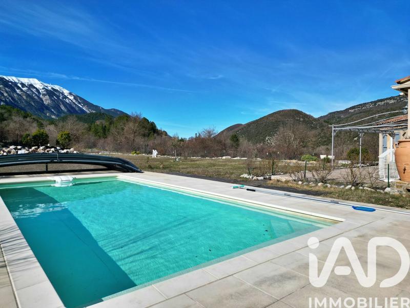 Maison - 266 m² - 7 pièces