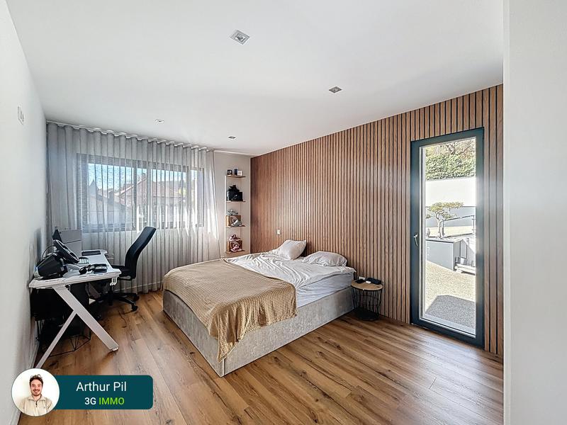 Maison - 208 m² - 5 pièces