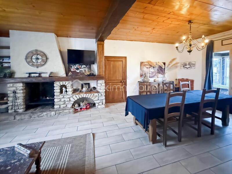 Maison - 216 m² - 7 pièces