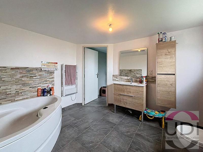 Maison - 105 m² - 4 pièces