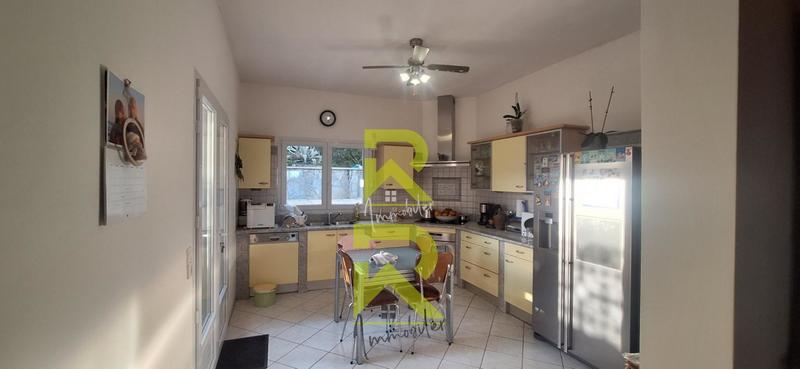 Propriété - 210 m² - 5 pièces