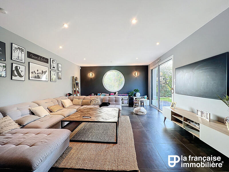 Maison - 170 m² - 6 pièces