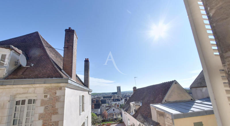 Maison - 280 m² - 12 pièces