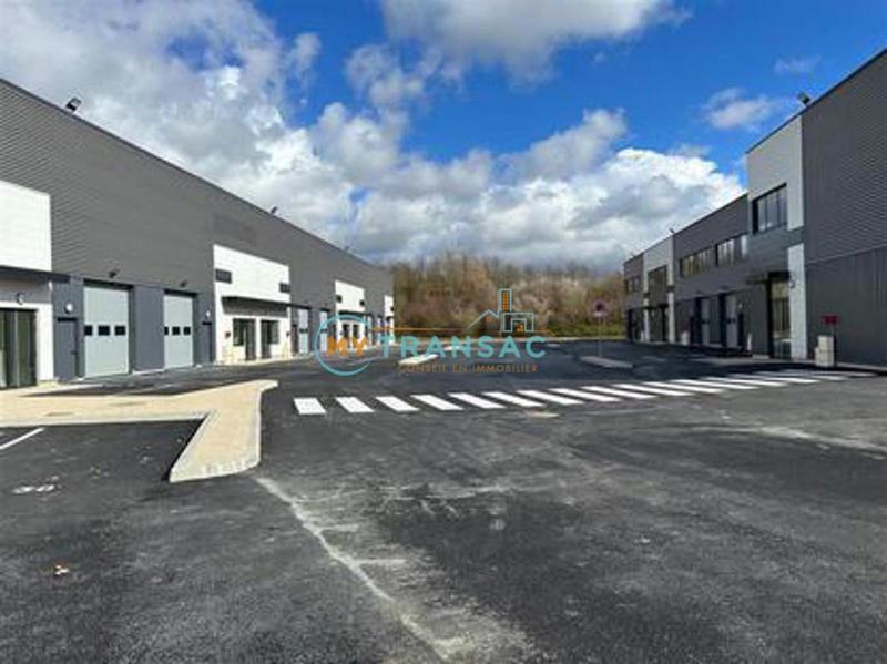 Local d'activité / Entrepôt - 392 m²