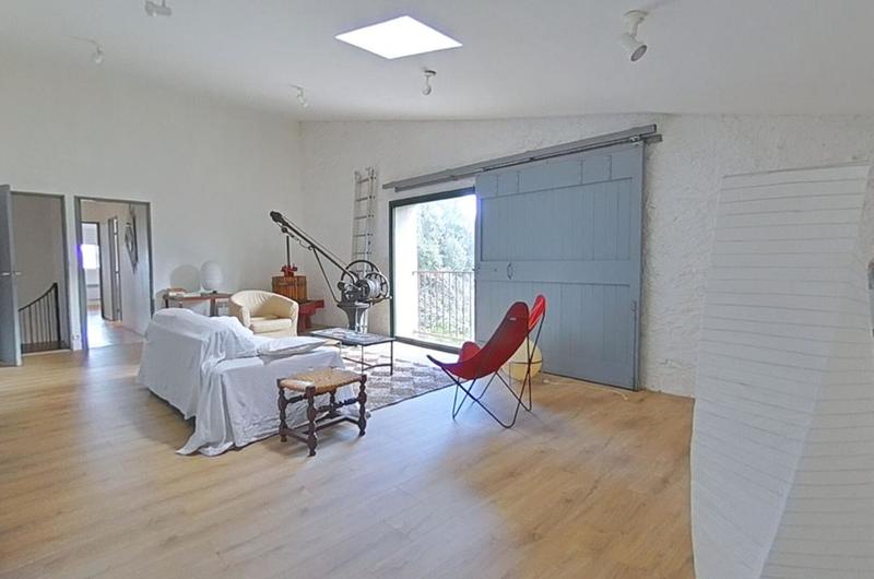 Maison - 402 m² - 16 pièces