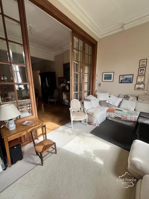 Propriété - 352 m² - 12 pièces