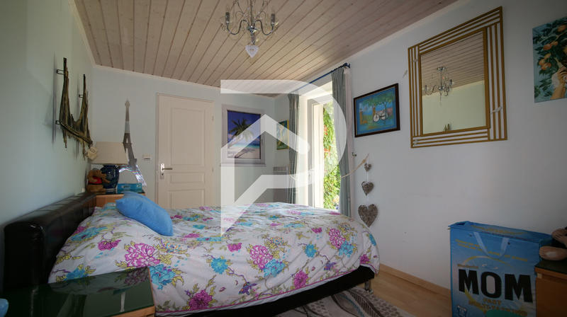 Maison - 229 m² - 7 pièces