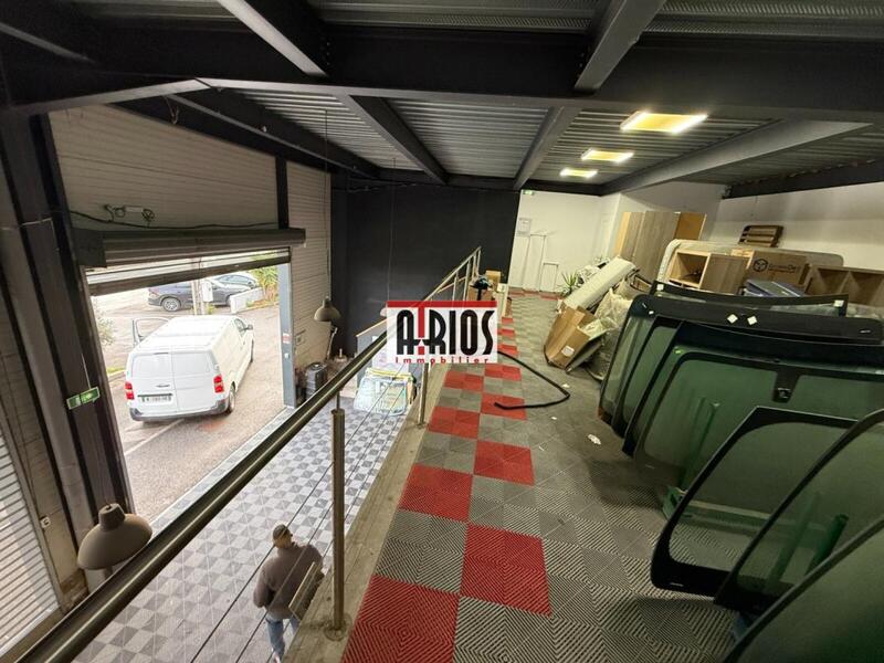 Local commercial - 198 m²