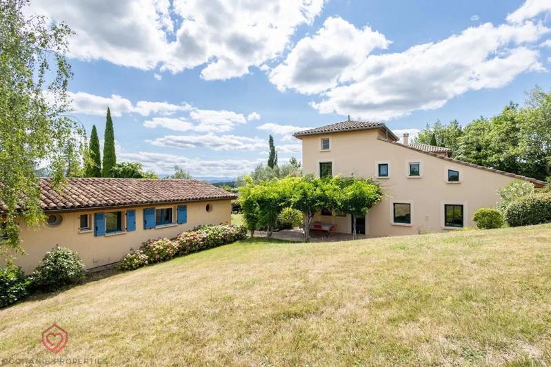 Demeure - 304 m² - 10 pièces