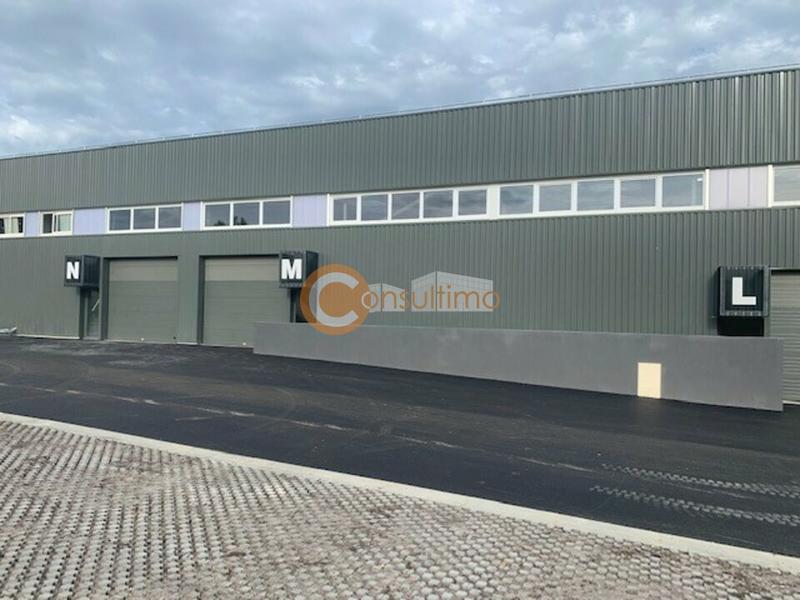 Local d'activité / Entrepôt - 222 m²