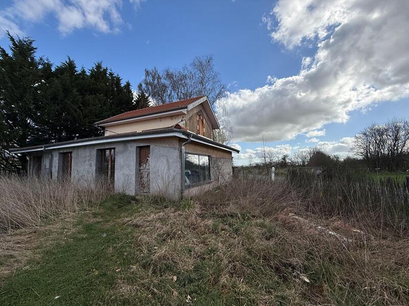 Maison - 90 m² - 5 pièces