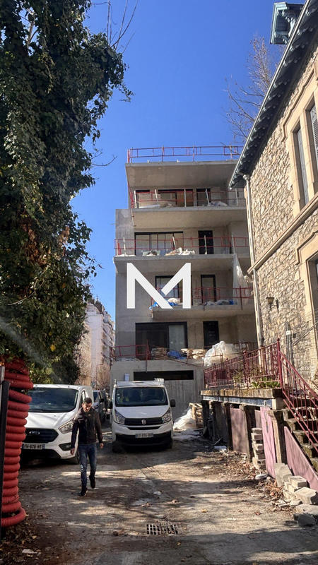 Appartement - 80 m² - 4 pièces