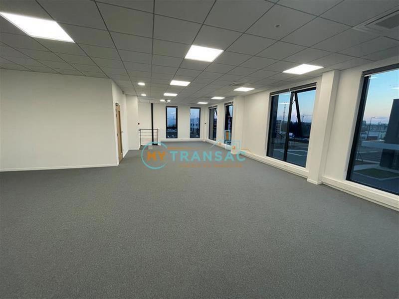 Entrepôt - 1 302 m²