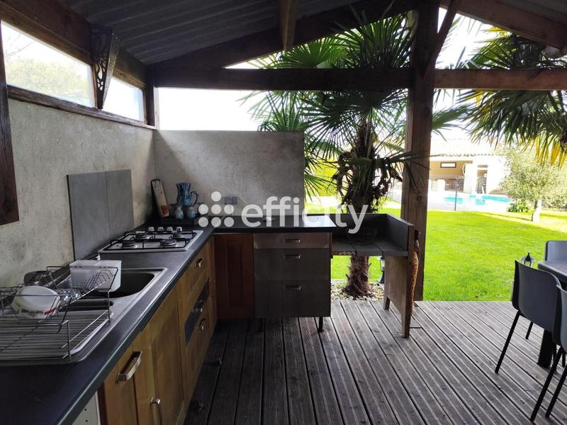 Maison - 187 m² - 8 pièces