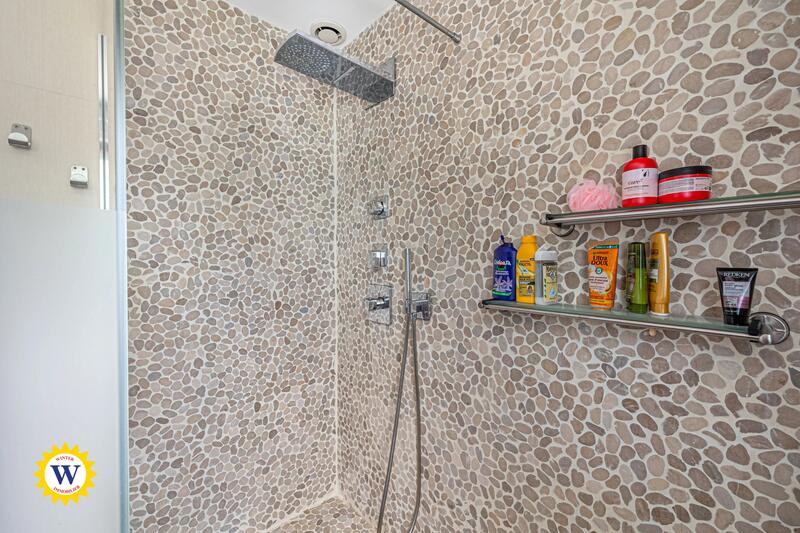 Maison - 198 m² - 7 pièces