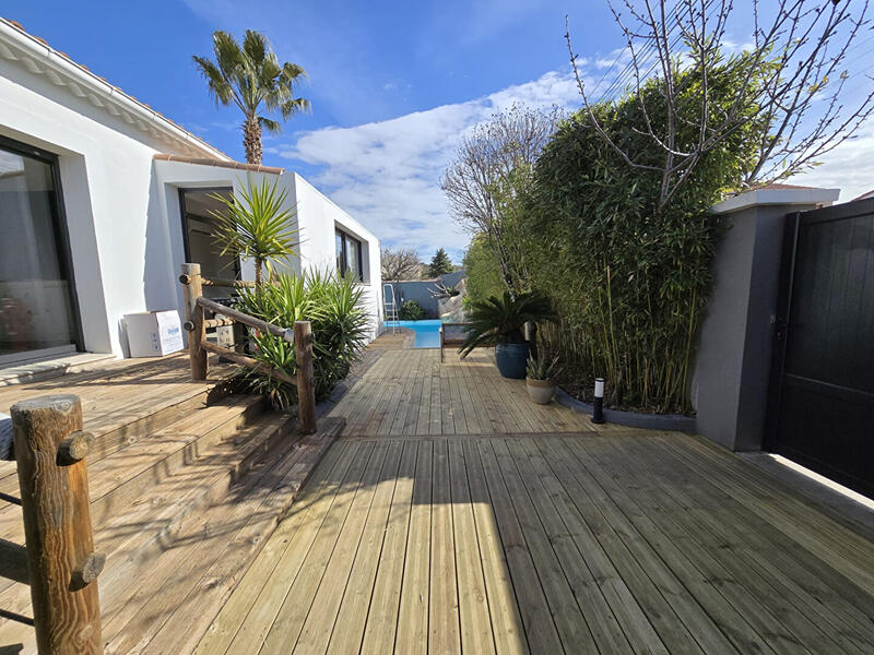 Maison - 180 m² - 5 pièces