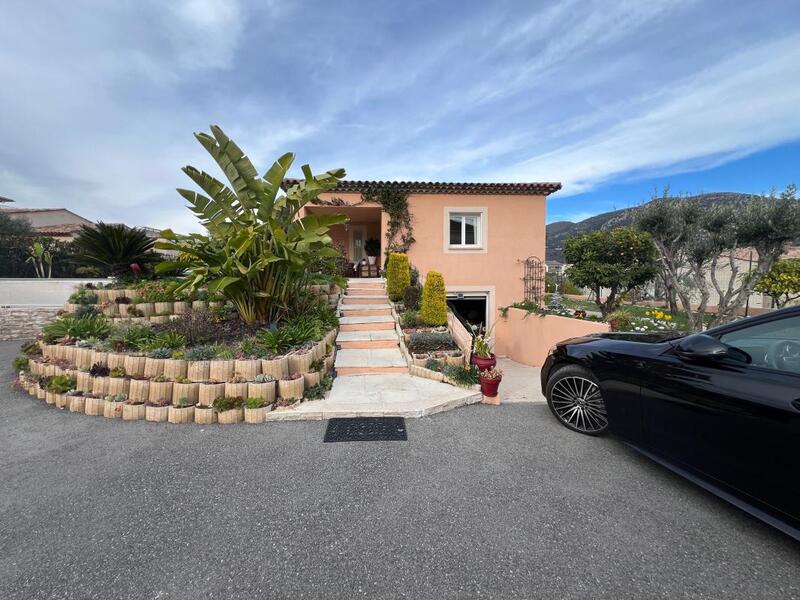 Maison - 114 m² - 4 pièces