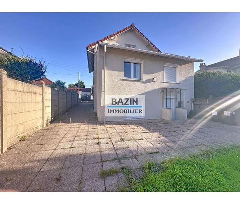 Maison traditionnelle - 106 m² - 5 pièces