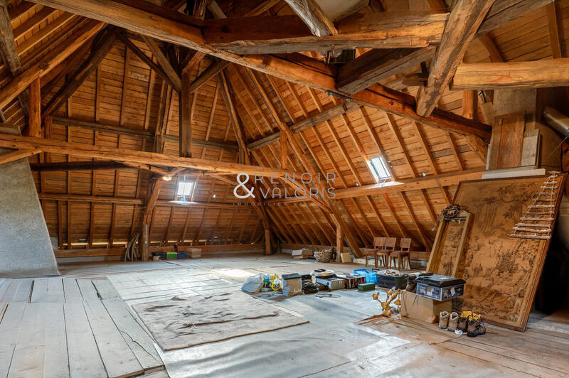 Maison - 337 m² - 10 pièces