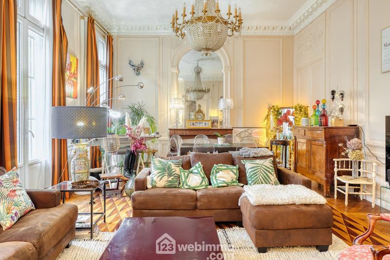 Appartement - 192 m² - 5 pièces