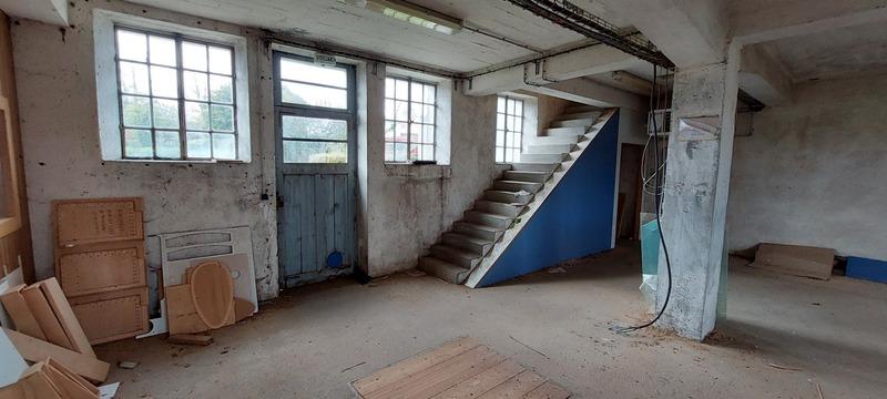 Entrepôt - 540 m² - 12 pièces