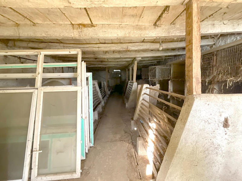 Maison - 400 m² - 4 pièces