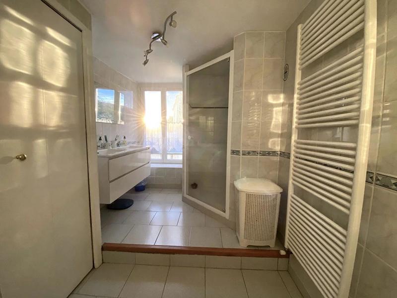 Maison - 181 m² - 5 pièces