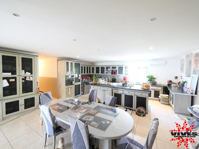 Villa - 254 m² - 11 pièces