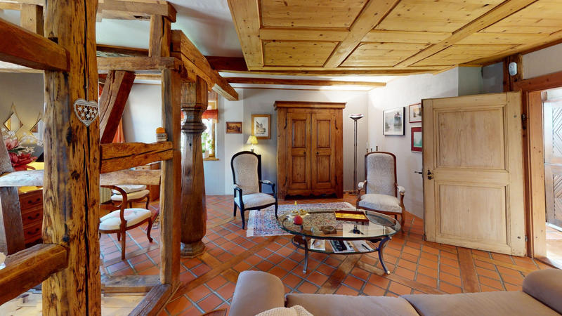 Maison traditionnelle - 250 m² - 8 pièces